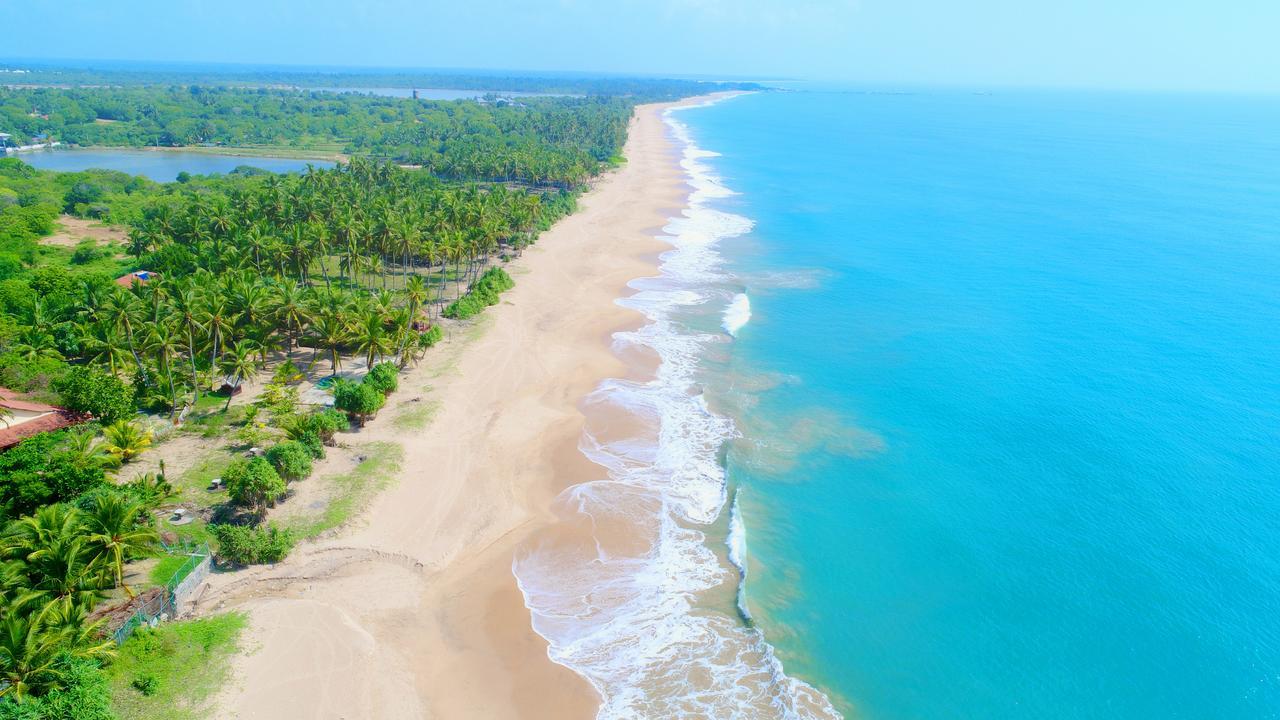 Ranna 212 Beach Resort Kahandamodara Buitenkant foto
