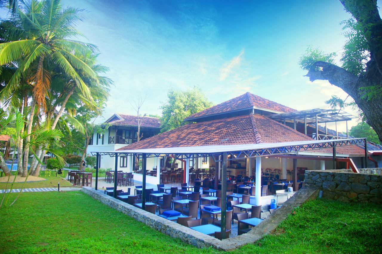 Ranna 212 Beach Resort Kahandamodara Buitenkant foto